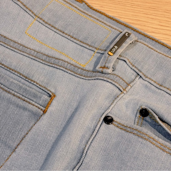 Lolë Light-washed Skinny Stretch Jeans - Picture 4 of 10